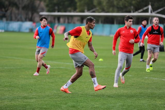 世界杯官网直播app下载正版入口-洛佩斯加盟1周年表忠心：2021年我在海港有2个目标