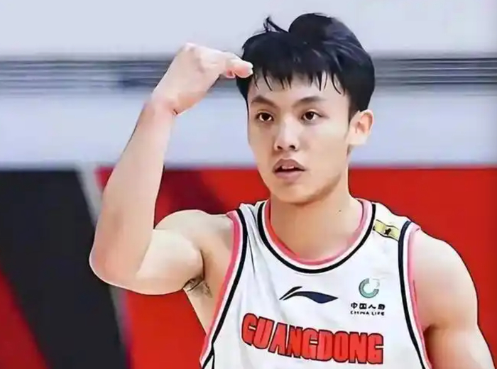 世界杯官方正版软件下载-实话实说！徐杰对广东队的作用，已经超过了胡明轩|CBA|广东男篮|任骏飞|周琦|赵睿_新浪体育_新浪新闻